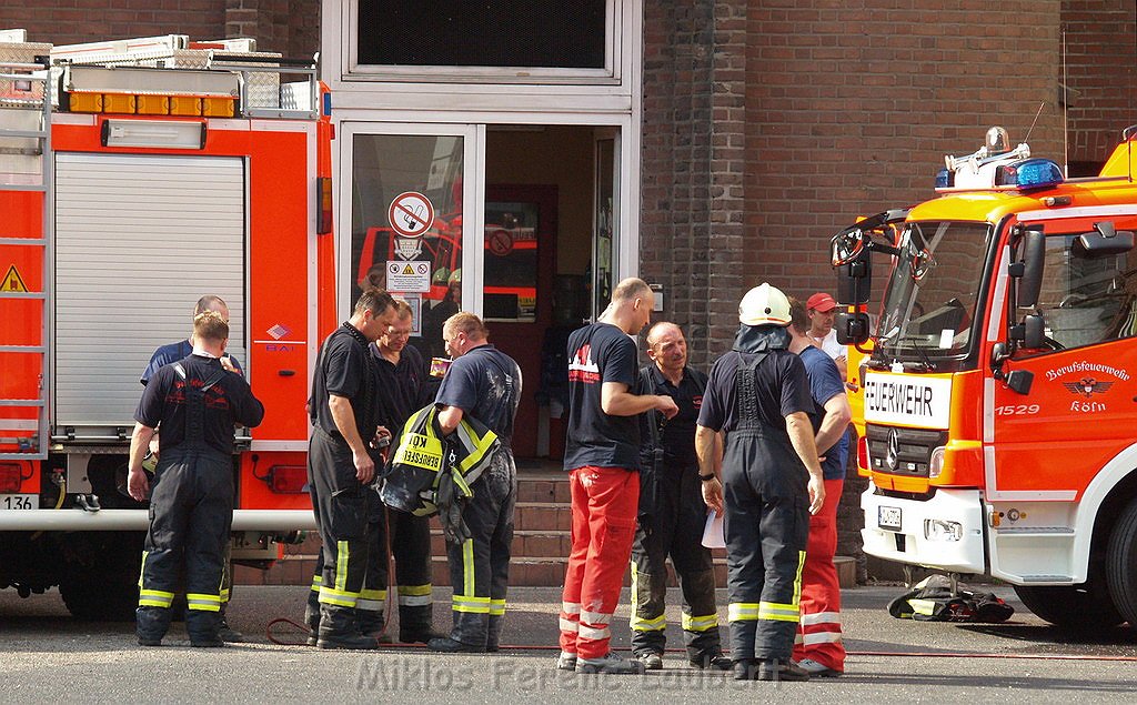 Person mit Hand eingeklemmt Koeln Deutz Siegburgerstr P291.JPG